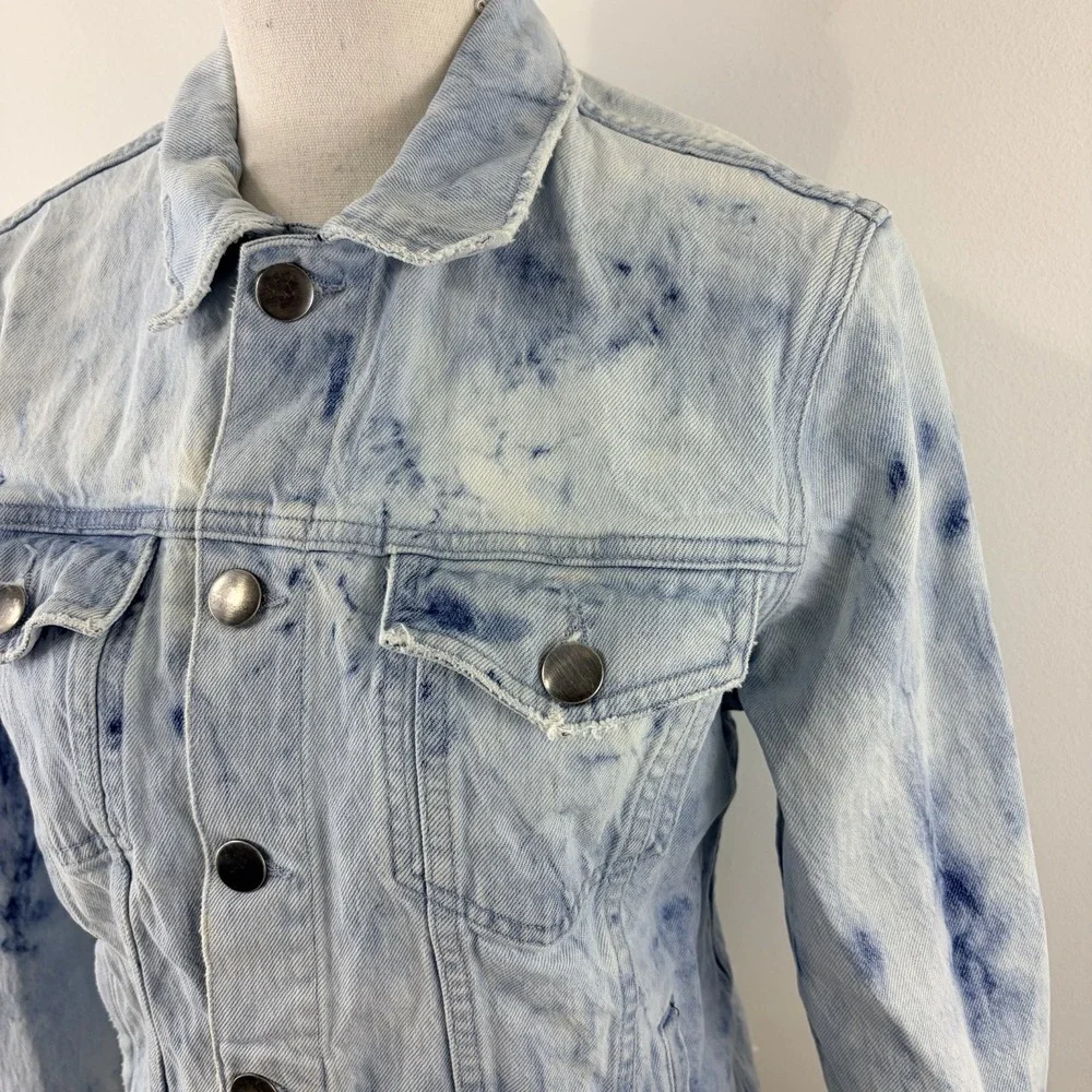 FRAME Denim‎ Women's Light Wash Distressed Jean Jacket Medium Frayed Hem Chic